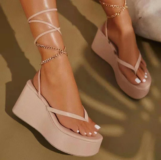 Sandales compensées sexy pour femmes, chaussures à plateforme avec chaîne en métal, tendance, été 2024, sandales décontractées à bride à la cheville